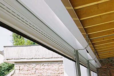 obere Ansicht eines Garagensystems