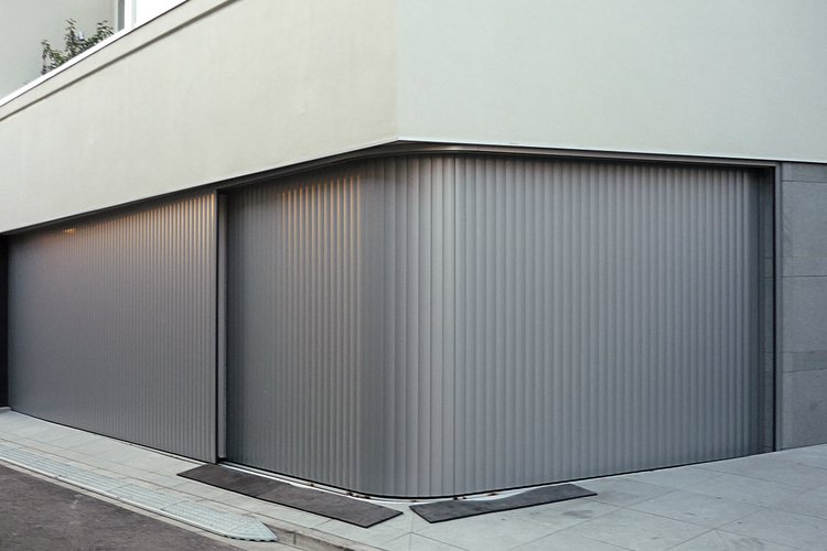 graues Garagentor VERTICO