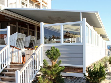 Markise als Überdachung eines Außenbereichs